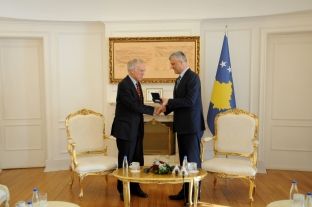 Daan Everts dekorohet me Medaljen e Meritave