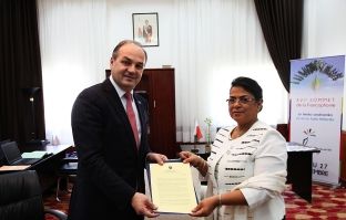 Madagaskari nuk e dëgjon Daçiqin, pranon kërkesën për njohje të Kosovës nga Hoxhaj