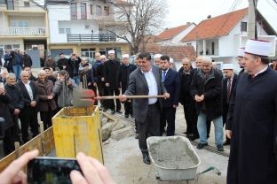 Haziri dhe Tërnava nisin ndërtimin e një xhamie në Gjilan