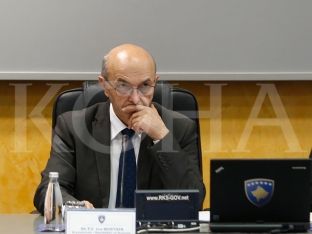 Kryeministri flet për kundërkorrupsion, zyra e tij ka keqmenaxhuar dy milionë euro [video]