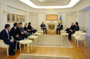 Presidenti Thaçi mbështet ekipin e Sfidave të Mijëvjeçarit, pret miliona