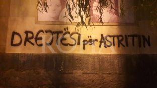Rikthehen në të njëjtin vend grafitet “Drejtësi për Astritin”