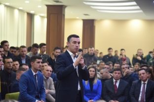  Veseli – studentëve të Drenasit: Kemi nevojë për nacionalizëm bashkëkohor 