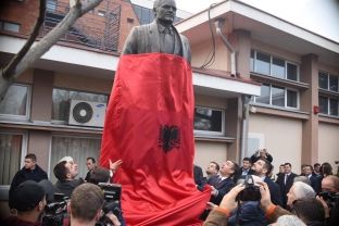 Zbulohet shtatorja e Ukshin Hotit në Prizren 