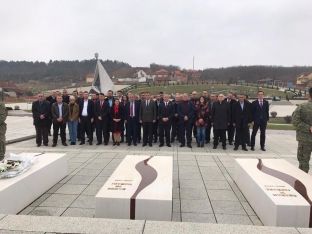 Haradinaj: 28 Nëntori është Dita që na bashkon