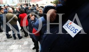  Paralajmërohen protesta për punëtorët e larguar nga KEDS-i