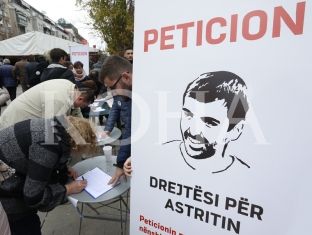 Sot i dorëzohet Kuvendit peticioni “Drejtësi për Astritin”