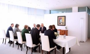 Ministri Bushati: PD të ndalë fletë-rrufetë në kryeqytetet e Europës