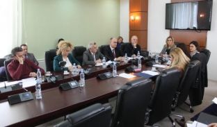 Akademinë e Drejtësisë mos të e udhëheqin njerëz me vepra penale