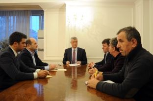 Thaçi premton më shumë për familjet e dëshmorëve dhe invalidëve të luftës