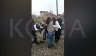 “Nxënësit librin e kanë zëvendësuar me armë”