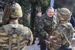 Ministri grek i Mbrojtjes provokon dhe i përgjigjet Ramës për çamët