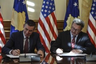 Veseli dhe drejtori i USAID-it nënshkruajnë marrëveshje 300 mijë dollarëshe për hulumtimet parlamentare