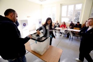 PDK-ja thyhet në bosht