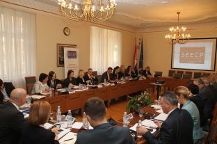  Deputetet e Kosovës dhe Shqipërisë “përplasen” me palën serbe në SEECP