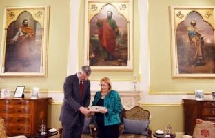 Thaçi në pullën postare të Maltës [foto]