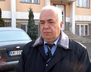 Pse serbët në veri “linçuan” prefektin Jablanoviq të Leposaviqit