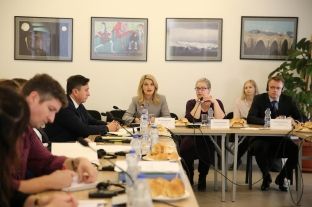 Dhurata Hoxha: Fuqizimi i sundimit të ligjit s’ ka alternativë