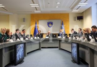 Fusnota përplas anëtarët e Kabinetit qeveritar