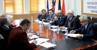 Ministri paralajmëron funksionalizimin e sigurimit shëndetësor nga janari