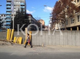 As veriorët e Mitrovicës nuk janë të kënaqur me murin