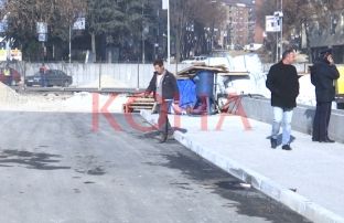 Kush i quan qesharake deklaratat e Tahirit për murin [video]