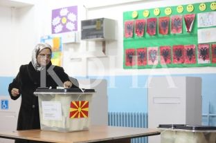 Shqiptarët me rol vendimtar për Qeverinë e ardhshme në Maqedoni, thotë Neziri