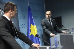 Hoxhaj takon homologun hungarez, nis kapitulli i ri i bashkëpunimit ekonomik