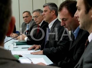 Krasniqi ua kthen Thaçit e Veselit: Për “Vendlindja thërret” flisni ju!