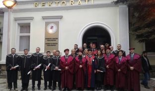 Promovohen 13 doktorë të shkencave në Universitetin e Prishtinës
