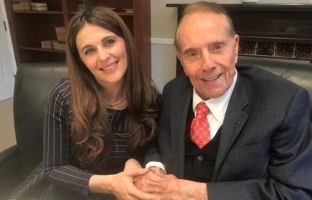  Çitaku takon ambasadorin Bob Dole