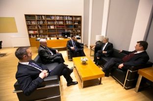 Basha, Ahmetit: Shqiptarët, pjesë e qeverisjes maqedonase