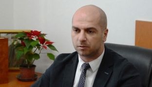 Srpska Lista heq Sllavko Simiqin dhe emëron Sasha Millosavleviqin shef të Grupit Parlamentar