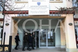 Ministria fillon jashtëligjshëm mbledhjen e parave për sigurime shëndetësore