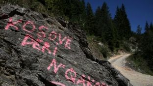 Qeveria e Kosovës krijon komision për matjen e territorit 