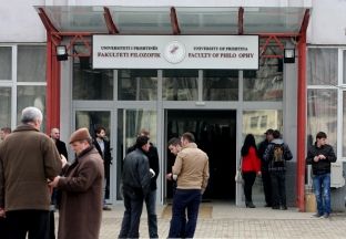  UP-ja i njeh kontributin studentit që intervistoi emra të njohur të shkencave sociale