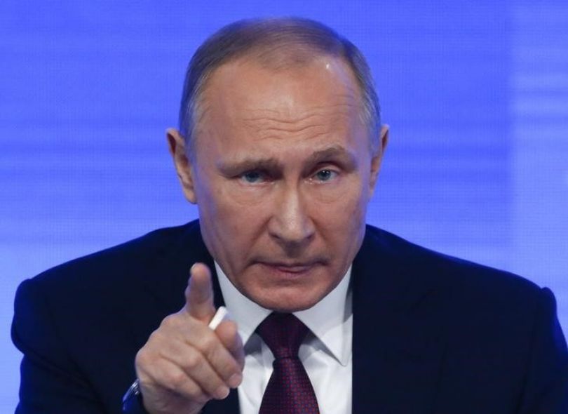 Putin në konferencë para 1.400 gazetarëve, por një pyetje e bëri nervoz