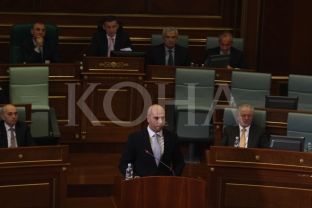 Rriten tensionet mes Listës Srpska dhe Beogradit, Gjuriq sulmon deputetët që shkuan në seancë