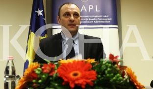 Petroviq në Lutjen e Mëngjesit do të provojë ta paraqesë problemin e serbëve para Trumpit