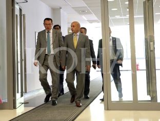  Mustafa për sondazhin e KDI-së: Dyshoj që qytetarët përkrahin dhunën, molotovin e sulmin ndaj institucioneve