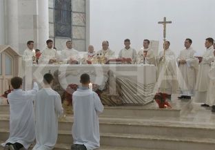  Krerët institucionalë me mesazhe paqeje e dashurie për festën e Krishtlindjes [video]