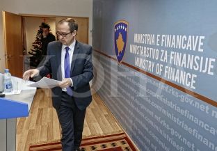  Hoti thotë se do të nisë bashkimi i ATK-së me Doganën ani pse e kundërshtojnë BE e FMN [video]