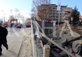 Muri i Mitrovicës nuk do të rrënohet, thotë Beogradi