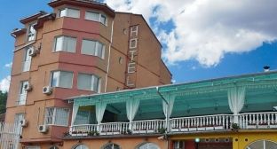 Gjuriq: Tahiri e quan ndërtesë qeveritare hotelin në veri të Mitrovicës