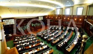 Deputetët me një minutë heshtje nderojnë të pagjeturit