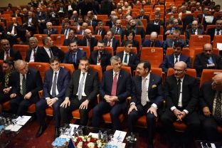 Thaçi fton  turqit t’i rrisin investimet në Kosovë