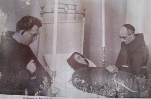 Fotografi të rralla nga funerali i At Gjergj Fishtës dhe fjalimi i Hoxhë Hafiz Ali Krajës