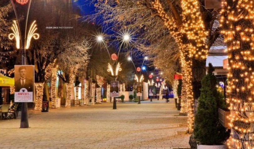 Qyteti i serenatave “pushtohet” nga turistët