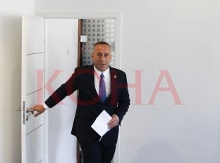 Avokati Koci pret lirimin e Haradinajt