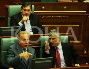 Hasani flet edhe për takimin me Thaçin e bisedën me Dellin për Pacollin president